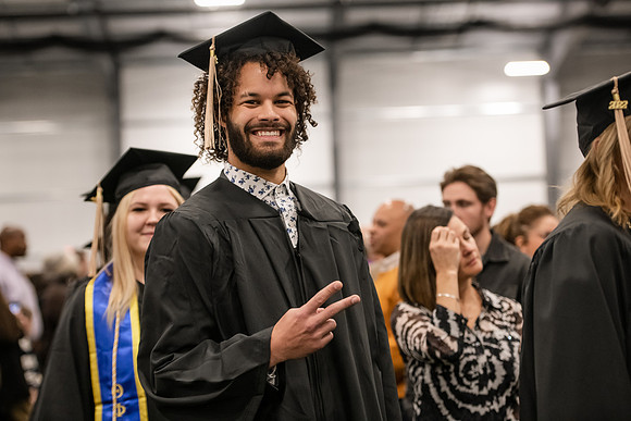 097WIGradProcessional1222ALW_0150