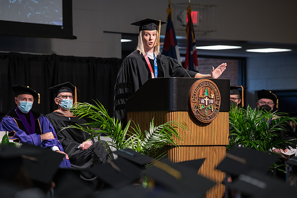 198WiGradCeremony1221ALW_6517
