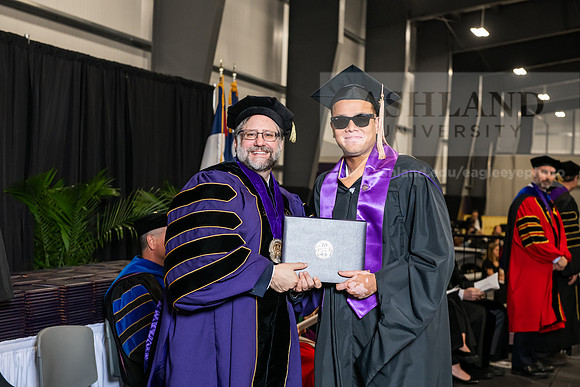 016SpGradMasterBusinessAdmin0525AWB_3069