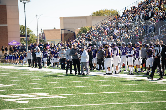 AUvDavenportFtball1019ALW_7013
