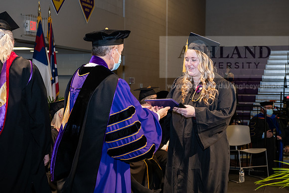 089BachelorNursingWiGrad1221ALW_7139