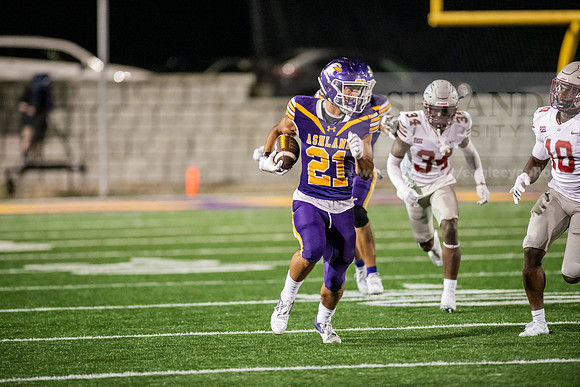 AUvIUPFootball0924AWB_4095