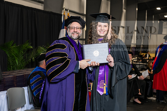 095SpGradMasterBusinessAdmin0525AWB_3119