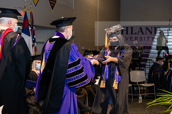 049BachelorNursingWiGrad1221ALW_7109