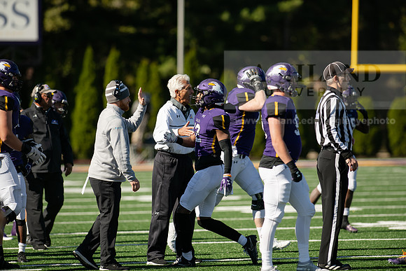AUvDavenportFootball1019ALW_7122