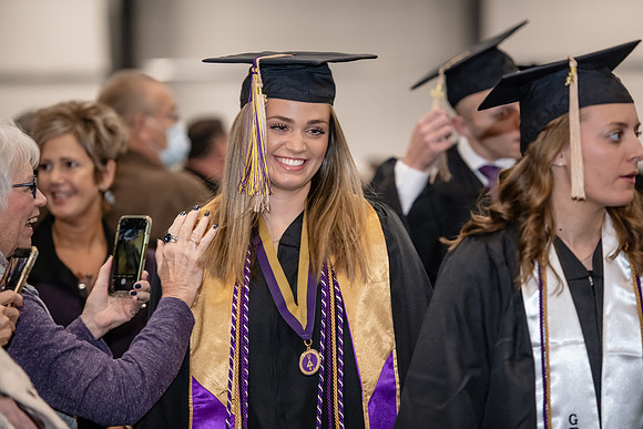 104WIGradProcessional1222ALW_0155