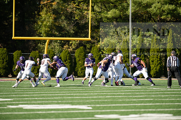 AUvDavenportFootball1019ALW_7194