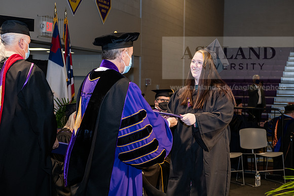 071BachelorNursingWiGrad1221ALW_7127