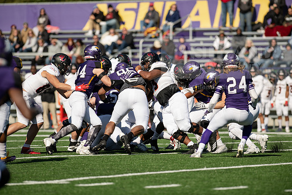 AUvDavenportFootball1019ALW_7102