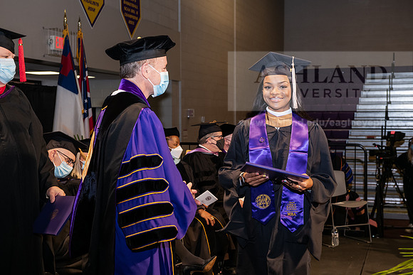 165MasterBusinessWiGrad1221ALW_6797