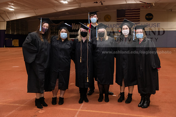 006WiGradPreCeremony1221ALW_5942