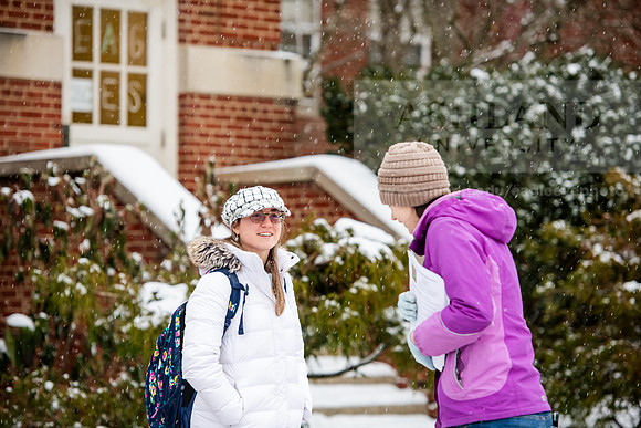 StudentsReturnWinterCampus0125AWB_6832