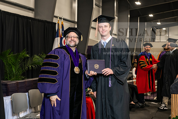 100SPGradBachelorScienceBusinessAdmin0525AWB_4259