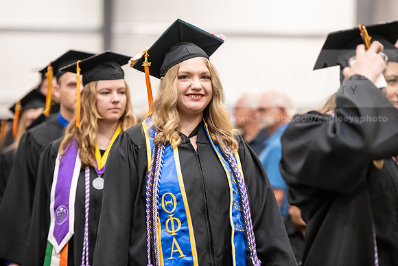 349SpGradProcessional0524AWB_8728