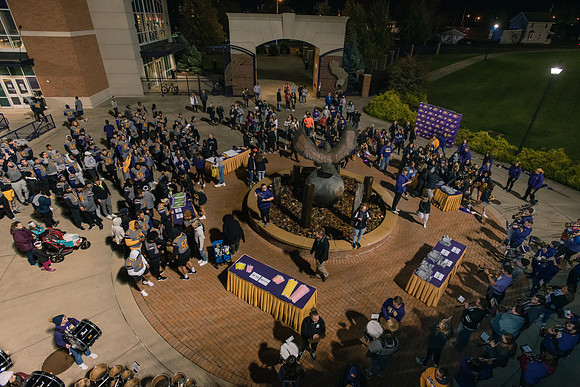 ParadeOfPurple1021ALW_6524