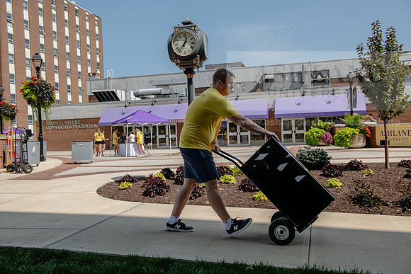 MoveInDay0824AWB_0245