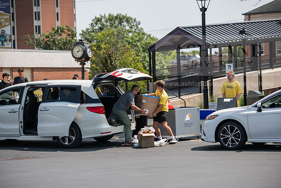 MoveInDay0824AWB_0588