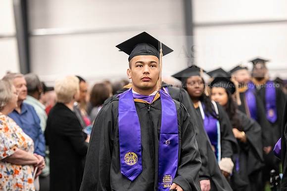 056SpGradProcessional0524AWB_8505