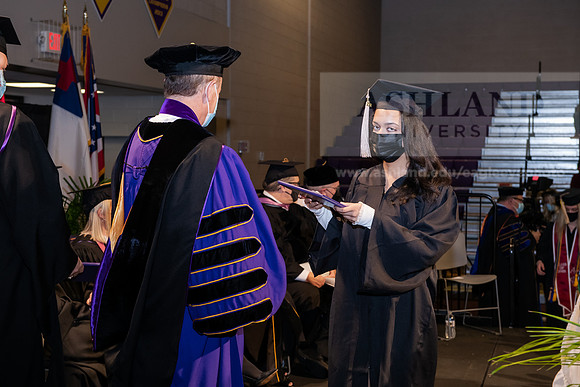 024BachelorBusinessWiGrad1221ALW_6976