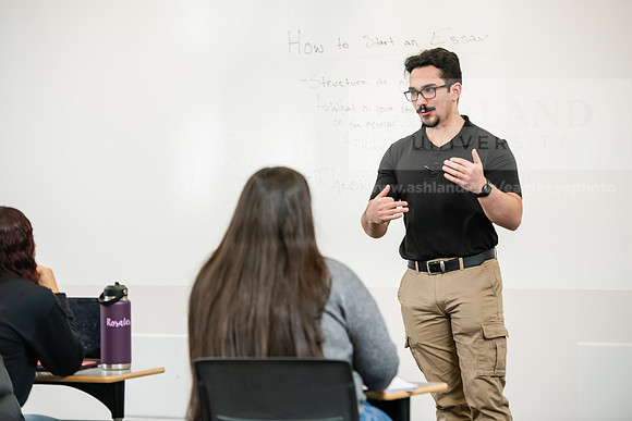 AdmissionsLatinoHispanicMarketing0125AWB_9606