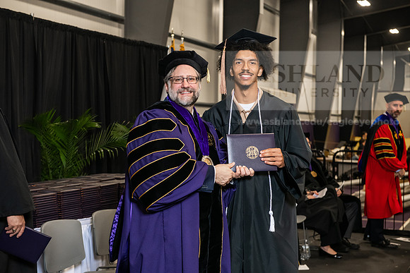 112SPGradBachelorArts0525AWB_3468