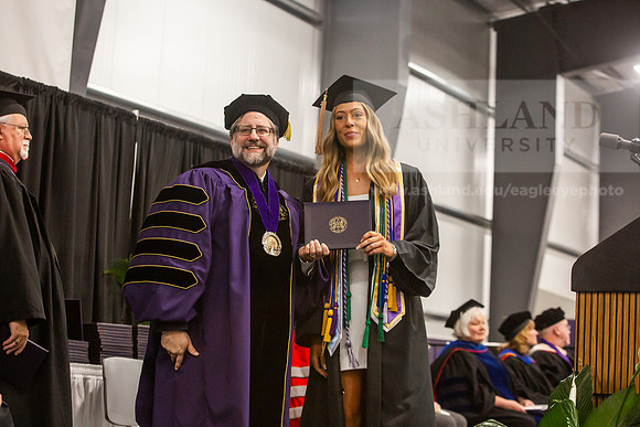 076SpGradBachelorSciBusAdmin0525JH6Q8B9382