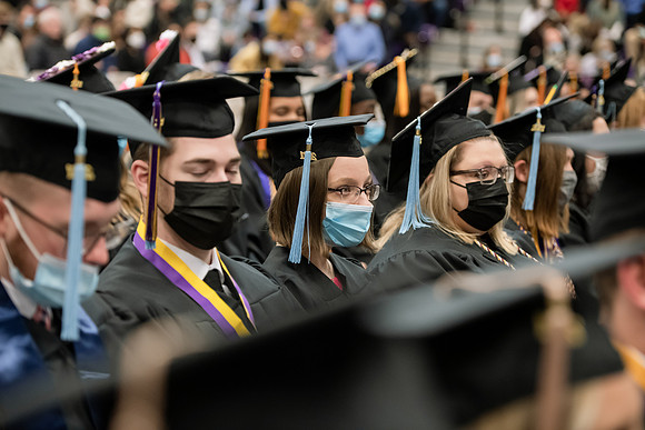 110WiGradCeremony1221ALW_6392