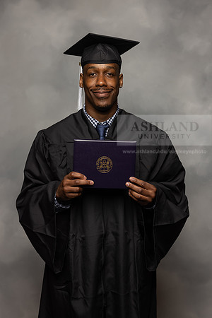042SpGradBachelorArts0524CCP10863