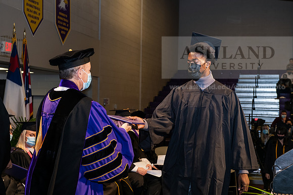 070BachelorBusinessWiGrad1221ALW_7008