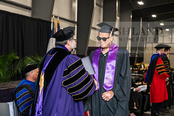015SpGradMasterBusinessAdmin0525AWB_3068