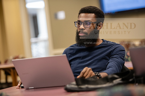 MBADigitalMarketing0324AWB_8171