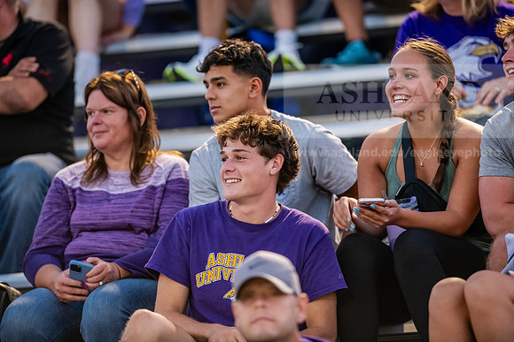 AUvIUPFootball0924AWB_3876