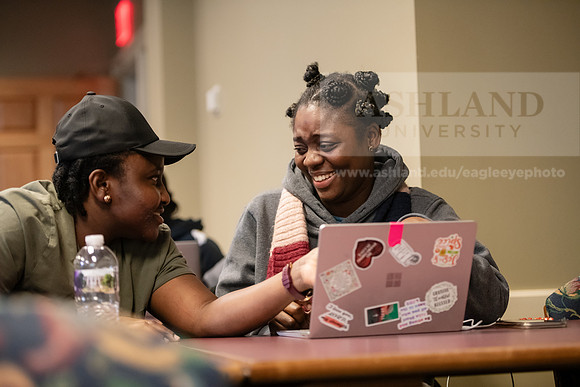 MBADigitalMarketing0324AWB_8375
