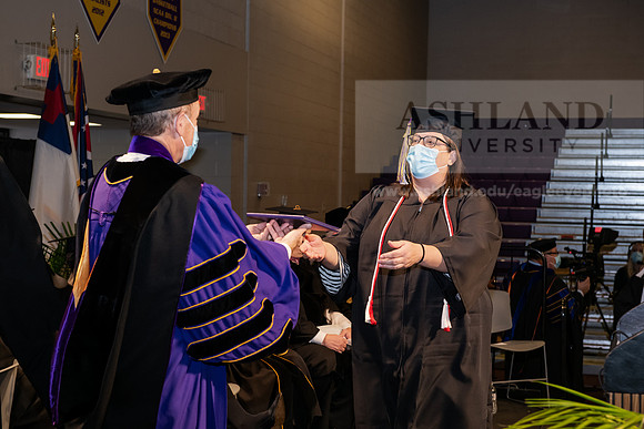 029BachelorArtsWiGrad1221ALW_6852