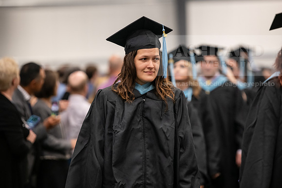 048SpGradProcessional0524AWB_8495