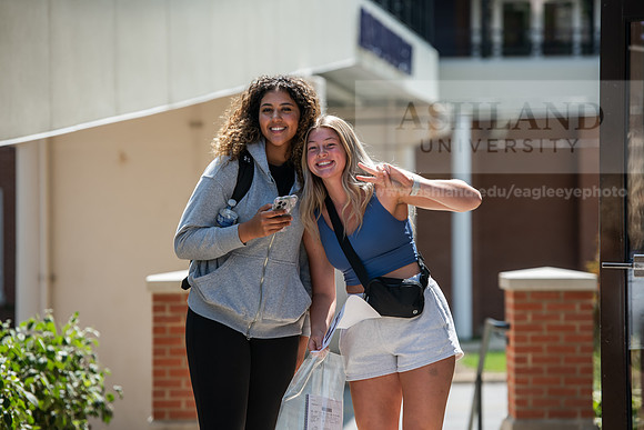 MoveInDay0824AWB_0158