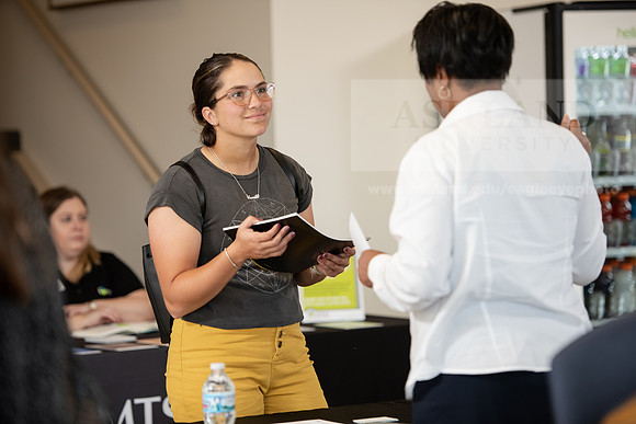 CareerGradFair0919ALW_7630