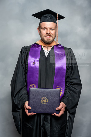 046SpGradMasterBusinessAdmin0525AU-Graduation-2025-Andrew-0419