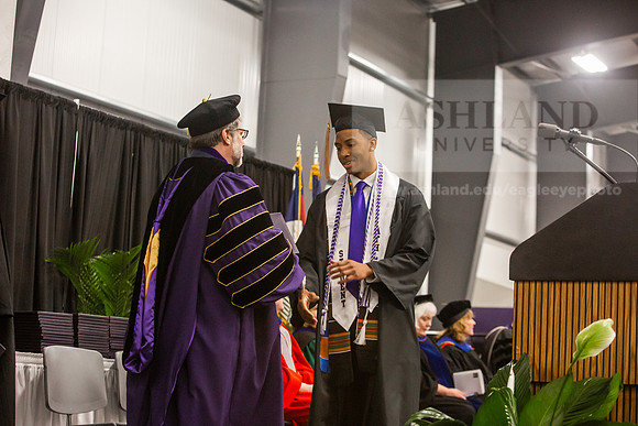 047SpGradBachelorSciBusAdmin0525JH6Q8B9368