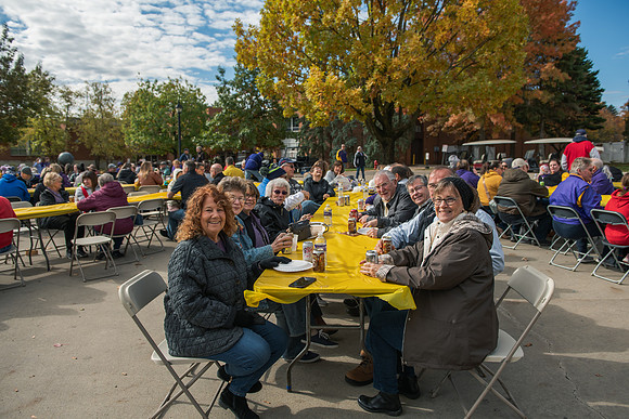 HomecomingPizzaX31023AWB_6923