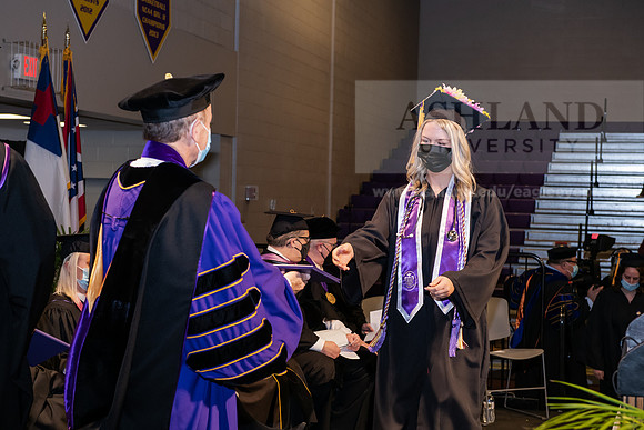 018BachelorNursingWiGrad1221ALW_7088