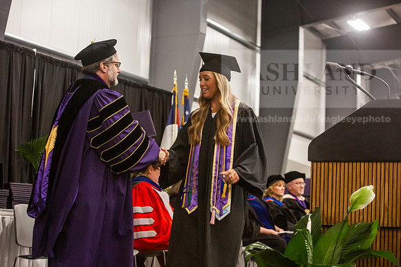 134SpGradBachelorSciBusAdmin0525JH6Q8B9421