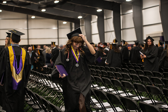 015WIGradPostCeremony1222ALW_1211