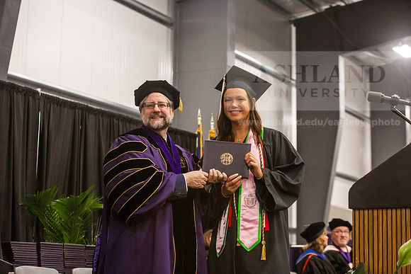 146SpGradBachelorArts0525JH6Q8B8927