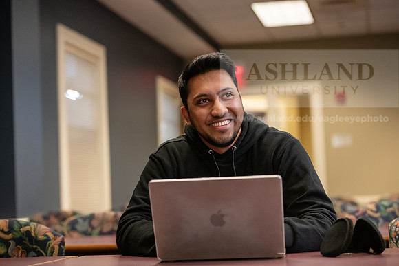 MBADigitalMarketing0324AWB_8396
