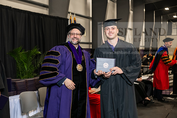 014SPGradBachelorScienceBusinessAdmin0525AWB_4186