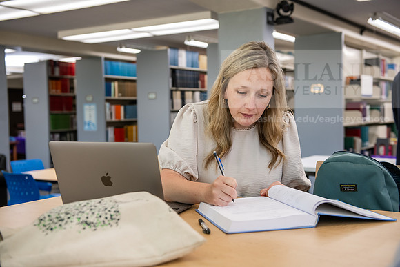 SeminaryLibrary0524AWB_0667