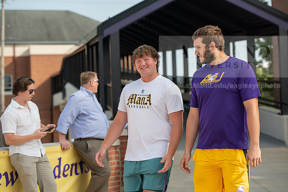 MoveInDay0824AWB_1600