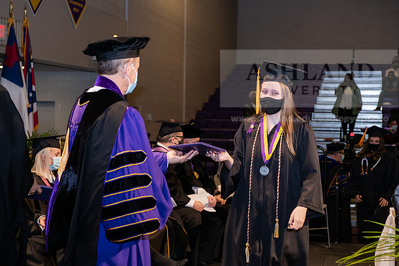 037BachelorNursingWiGrad1221ALW_7101