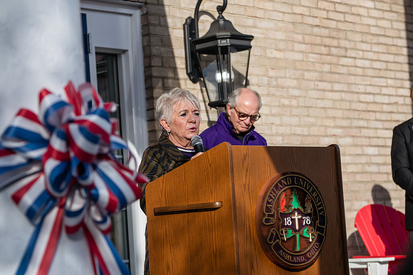 HomecomingUSAHouseRibbonCeremony1023AWB_6152